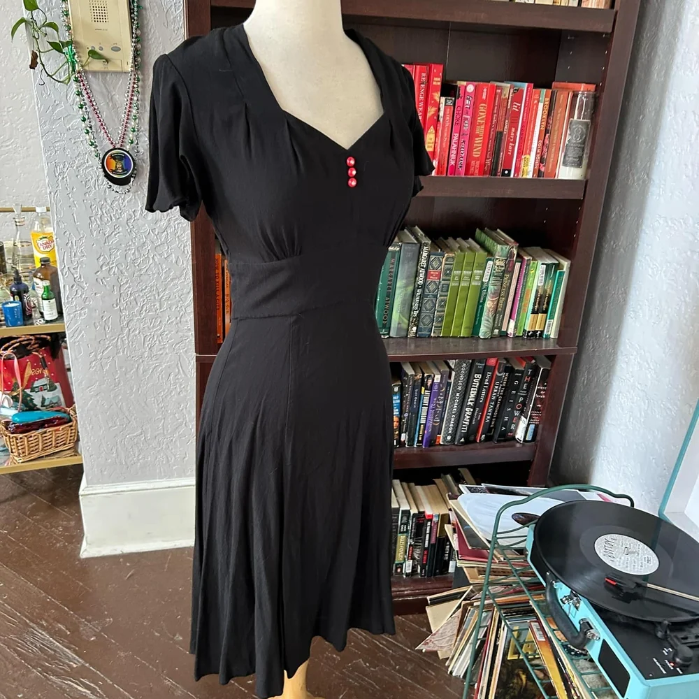Trashy Diva Black Midi Dress with Red Buttons - Picture 2 of 4
